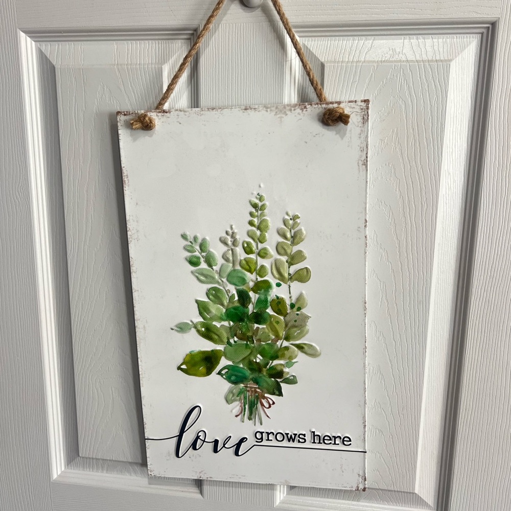 Love Grows Here beautiful Sign!